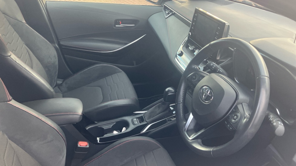 Toyota Corolla 2.0 VVT-i Hybrid Excel 5dr CVT Hybrid Hatchback - Image 11
