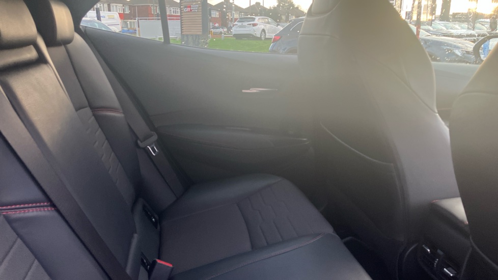 Toyota Corolla 2.0 VVT-i Hybrid Excel 5dr CVT Hybrid Hatchback - Image 12
