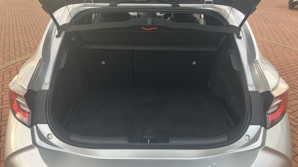 Toyota Corolla 2.0 VVT-i Hybrid Excel 5dr CVT Hybrid Hatchback - Image 14
