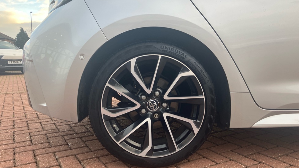 Toyota Corolla 2.0 VVT-i Hybrid Excel 5dr CVT Hybrid Hatchback - Image 18