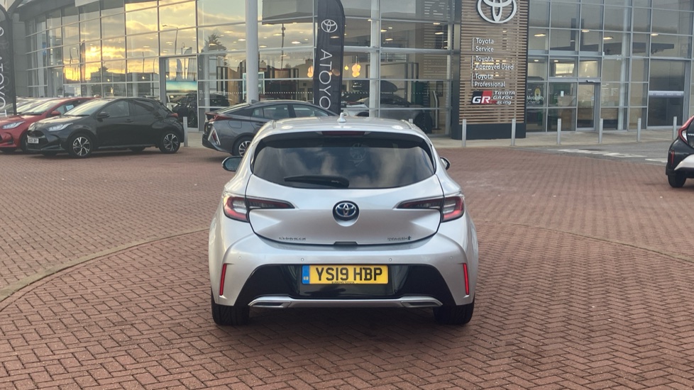 Toyota Corolla 2.0 VVT-i Hybrid Excel 5dr CVT Hybrid Hatchback - Image 19