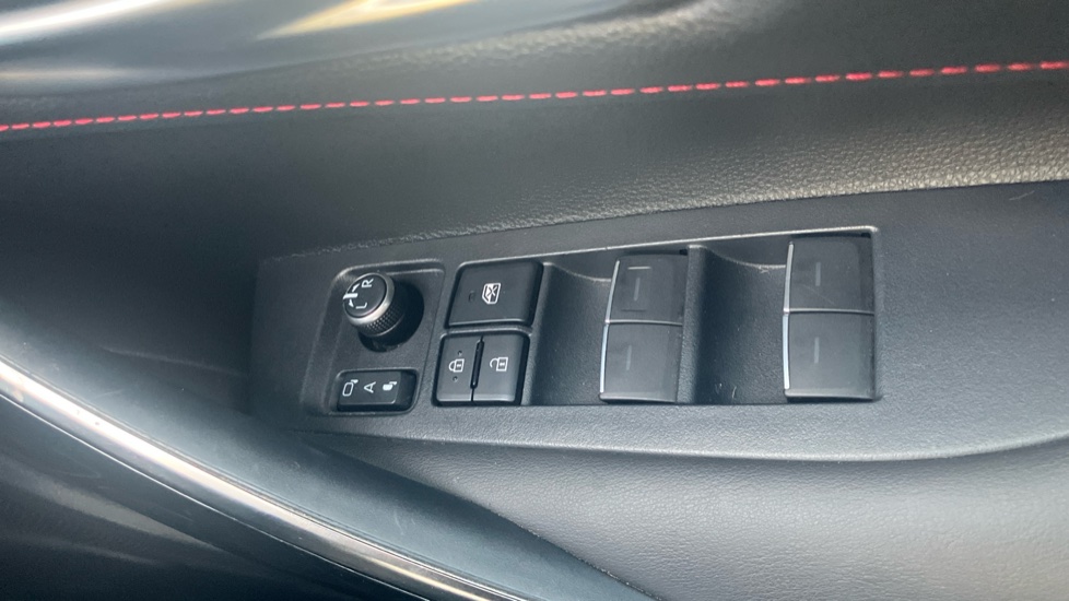 Toyota Corolla 2.0 VVT-i Hybrid Excel 5dr CVT Hybrid Hatchback - Image 42