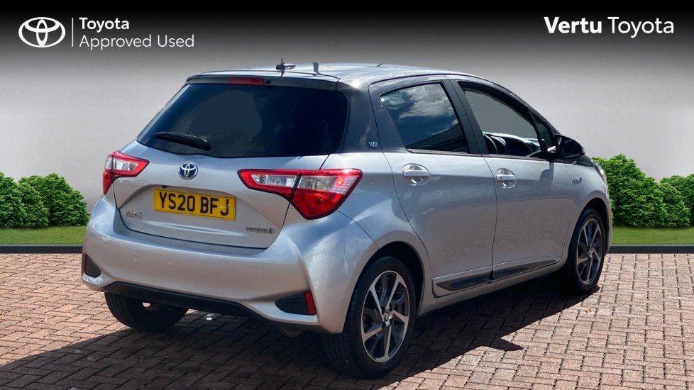 Toyota Yaris 1.5 Hybrid Y20 5dr CVT [Bi-tone] Hybrid Hatchback - Image 2