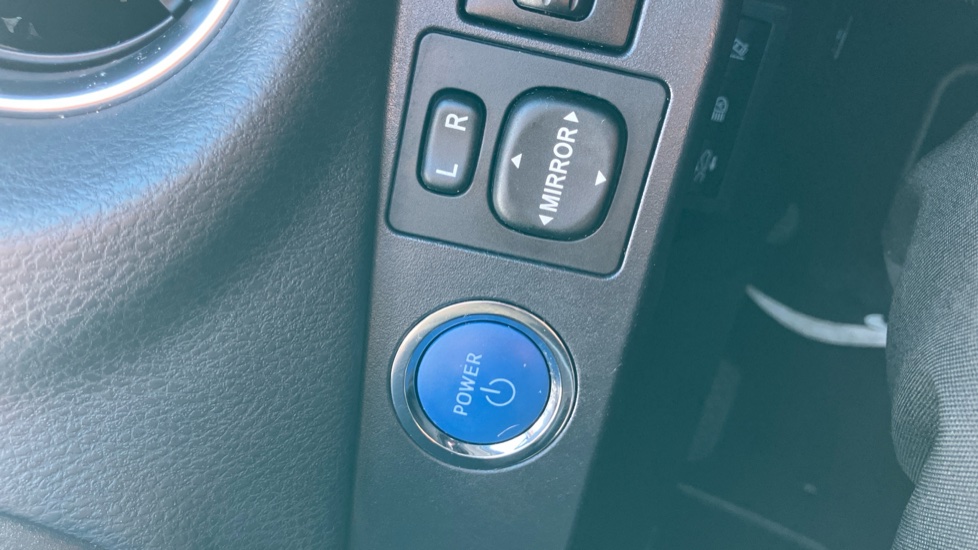 Toyota Yaris 1.5 Hybrid Y20 5dr CVT [Bi-tone] Hybrid Hatchback - Image 16