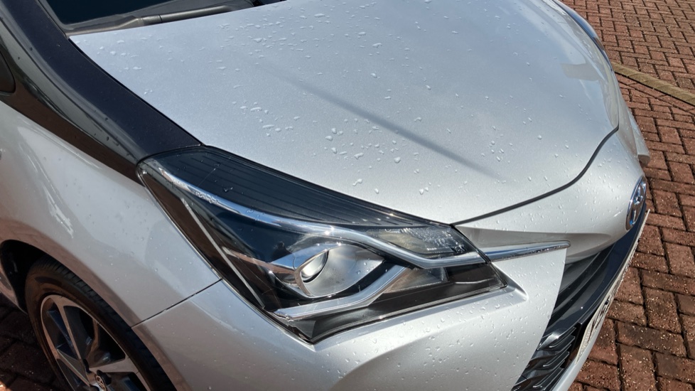 Toyota Yaris 1.5 Hybrid Y20 5dr CVT [Bi-tone] Hybrid Hatchback - Image 20