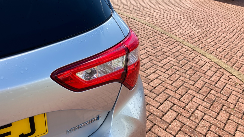 Toyota Yaris 1.5 Hybrid Y20 5dr CVT [Bi-tone] Hybrid Hatchback - Image 21