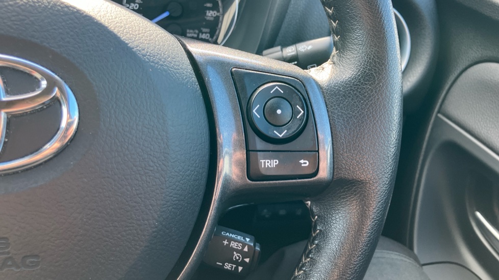 Toyota Yaris 1.5 Hybrid Y20 5dr CVT [Bi-tone] Hybrid Hatchback - Image 29