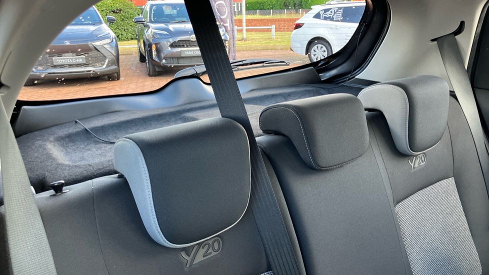 Toyota Yaris 1.5 Hybrid Y20 5dr CVT [Bi-tone] Hybrid Hatchback - Image 35