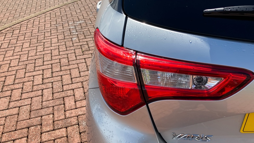 Toyota Yaris 1.5 Hybrid Y20 5dr CVT [Bi-tone] Hybrid Hatchback - Image 36