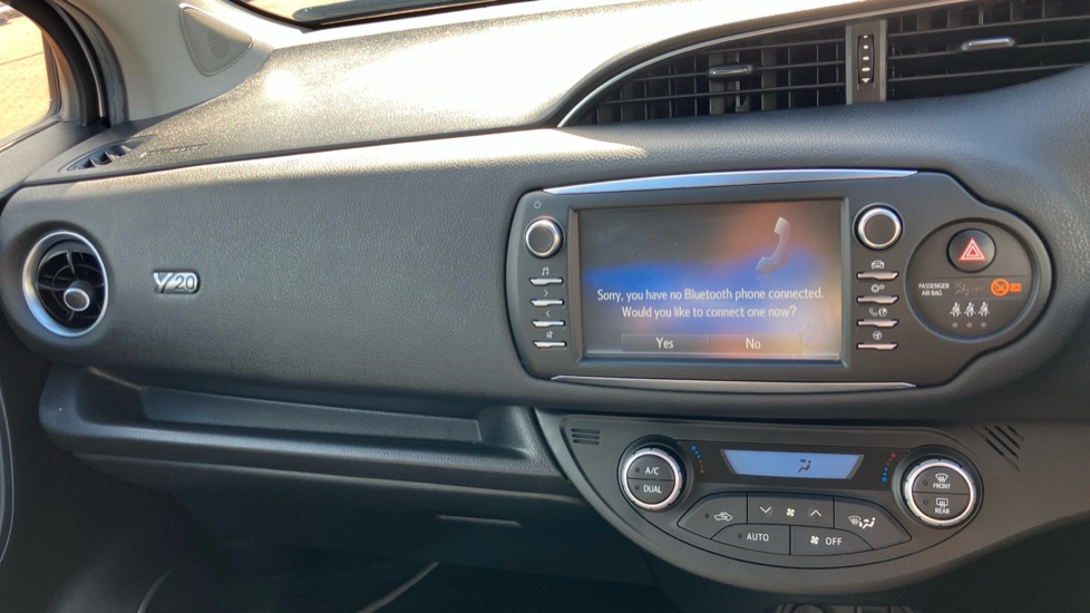 Toyota Yaris 1.5 Hybrid Y20 5dr CVT [Bi-tone] Hybrid Hatchback - Image 38