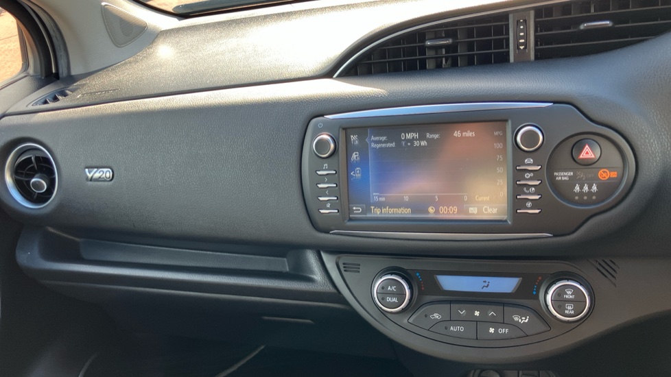 Toyota Yaris 1.5 Hybrid Y20 5dr CVT [Bi-tone] Hybrid Hatchback - Image 39