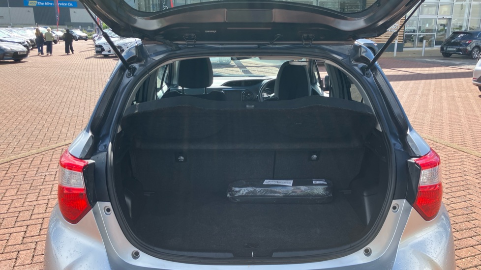 Toyota Yaris 1.5 Hybrid Y20 5dr CVT [Bi-tone] Hybrid Hatchback - Image 46