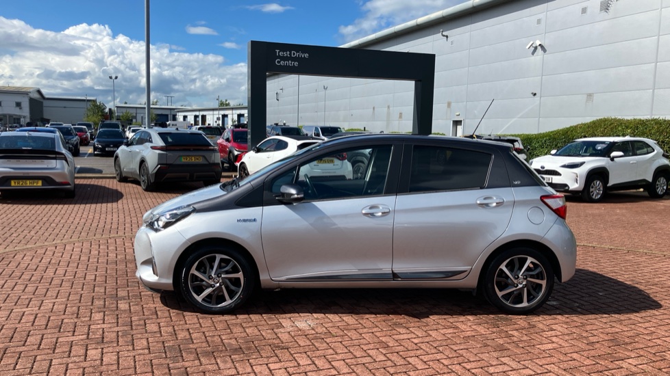 Toyota Yaris 1.5 Hybrid Y20 5dr CVT [Bi-tone] Hybrid Hatchback - Image 49