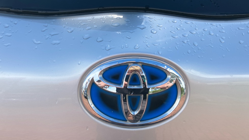 Toyota Yaris 1.5 Hybrid Y20 5dr CVT [Bi-tone] Hybrid Hatchback - Image 55