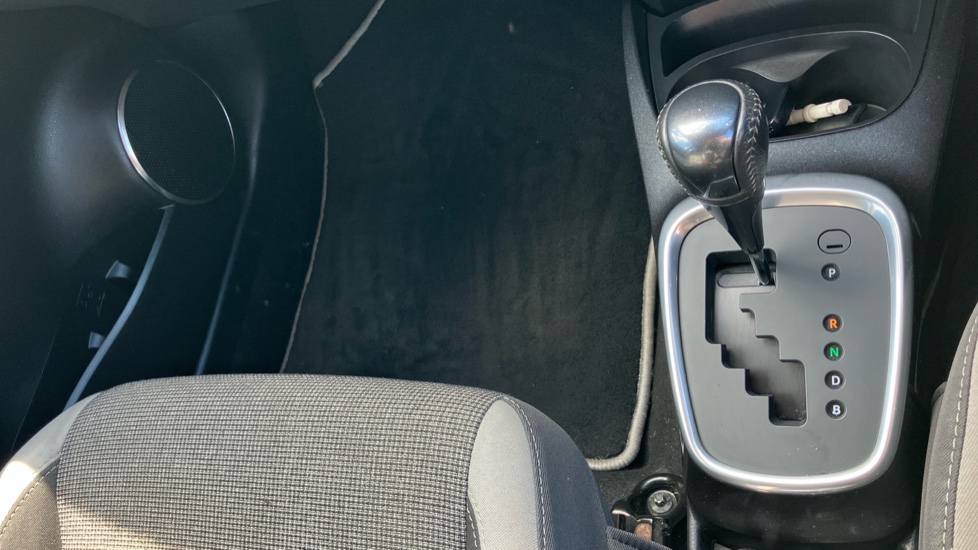 Toyota Yaris 1.5 Hybrid Y20 5dr CVT [Bi-tone] Hybrid Hatchback - Image 58