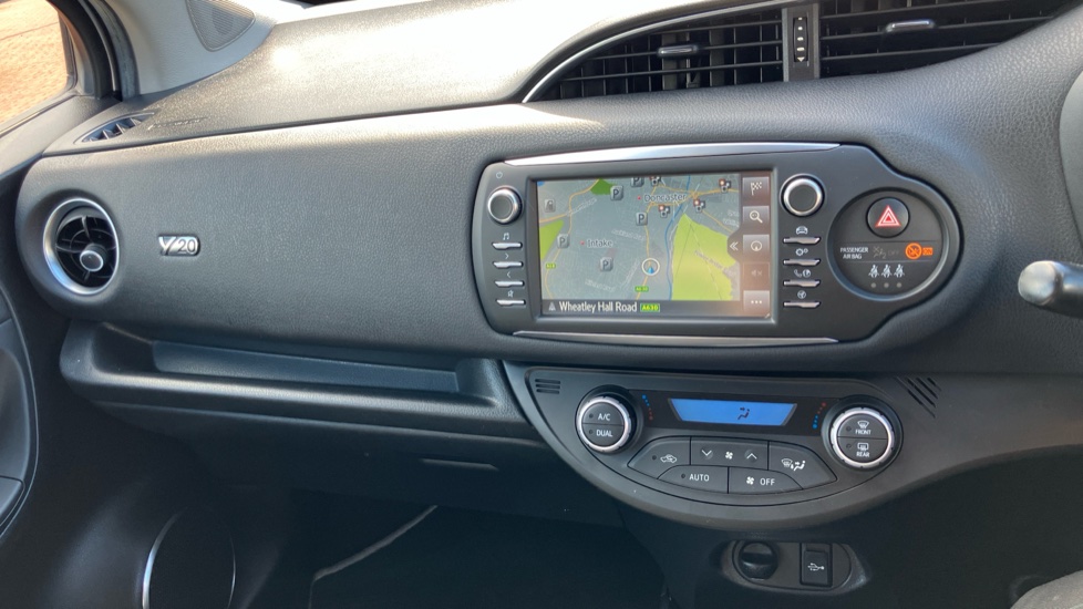 Toyota Yaris 1.5 Hybrid Y20 5dr CVT [Bi-tone] Hybrid Hatchback - Image 61