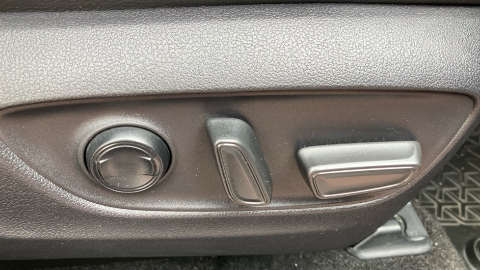 Toyota RAV4 2.5 VVT-i Hybrid Excel 5dr CVT Hybrid Estate - Image 29