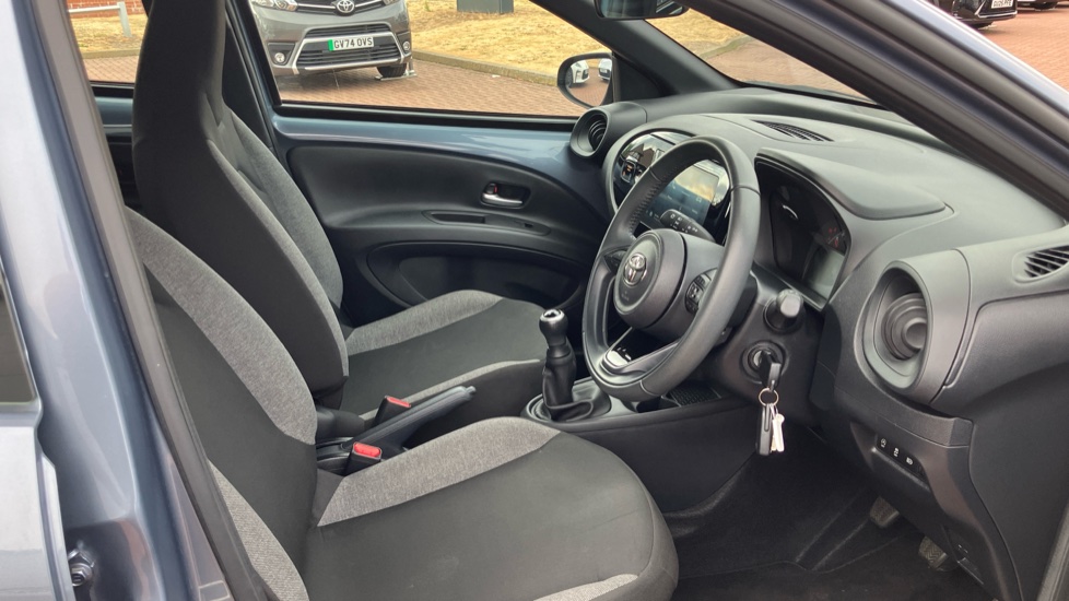 Toyota Aygo X 1.0 VVT-i Pure 5dr Petrol Hatchback - Image 12