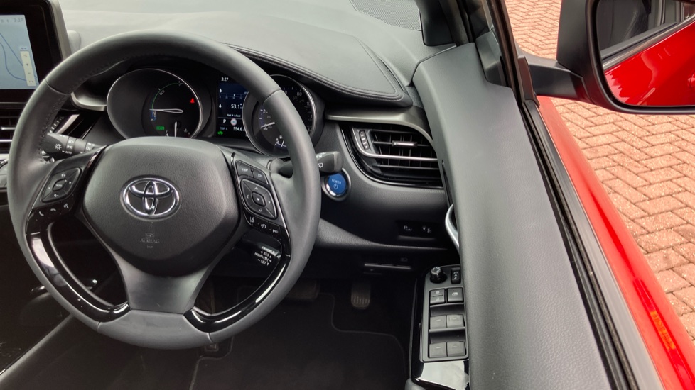 Toyota C-HR 2.0 Hybrid Design 5dr CVT Hybrid Hatchback - Image 10