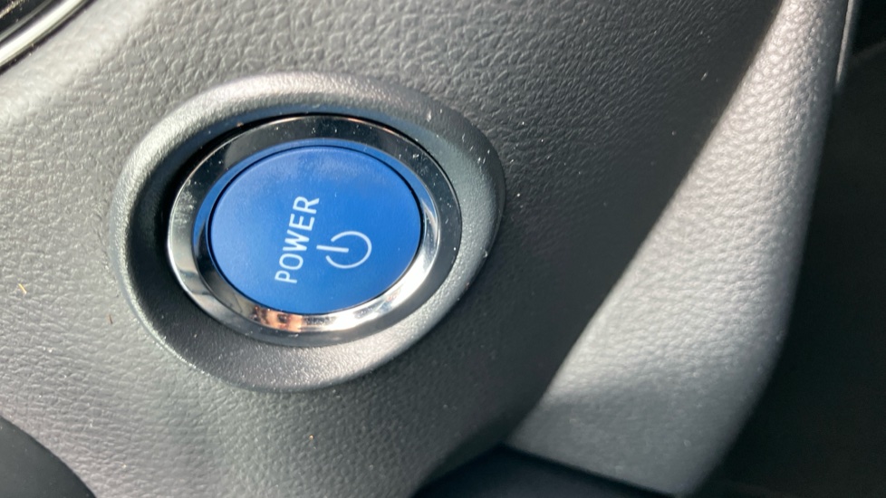 Toyota C-HR 2.0 Hybrid Design 5dr CVT Hybrid Hatchback - Image 16