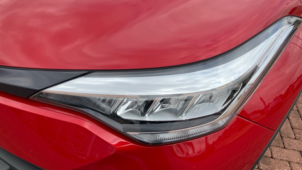 Toyota C-HR 2.0 Hybrid Design 5dr CVT Hybrid Hatchback - Image 20