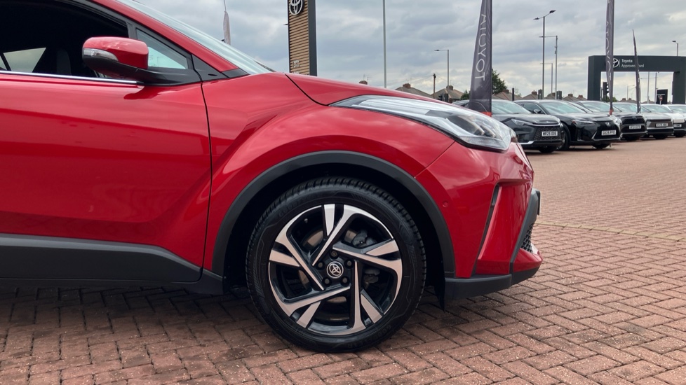 Toyota C-HR 2.0 Hybrid Design 5dr CVT Hybrid Hatchback - Image 25