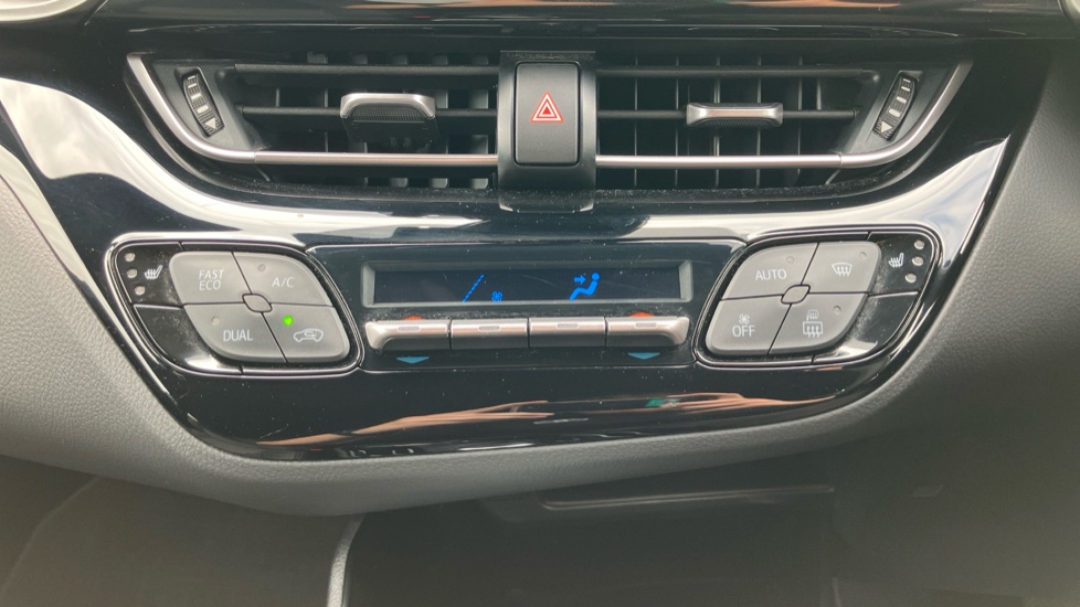 Toyota C-HR 2.0 Hybrid Design 5dr CVT Hybrid Hatchback - Image 33