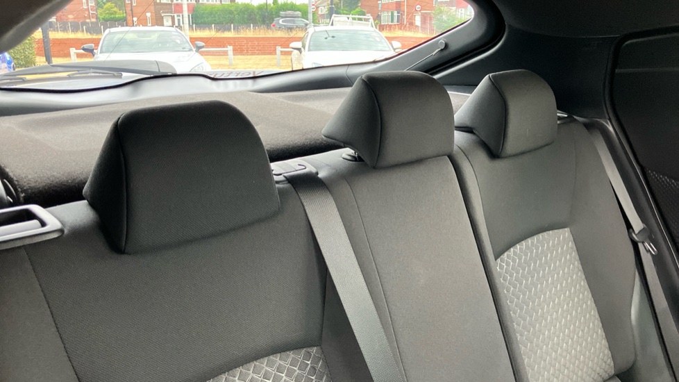 Toyota C-HR 2.0 Hybrid Design 5dr CVT Hybrid Hatchback - Image 35