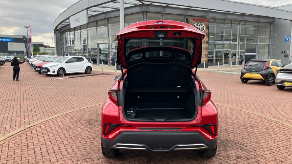 Toyota C-HR 2.0 Hybrid Design 5dr CVT Hybrid Hatchback - Image 52