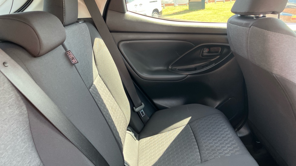 Toyota Yaris 1.5 Hybrid Design 5dr CVT Hybrid Hatchback - Image 8