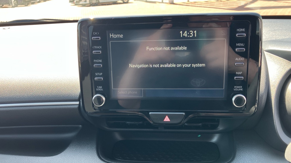 Toyota Yaris 1.5 Hybrid Design 5dr CVT Hybrid Hatchback - Image 9