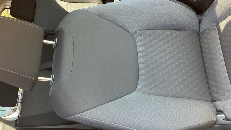 Toyota Yaris 1.5 Hybrid Design 5dr CVT Hybrid Hatchback - Image 14