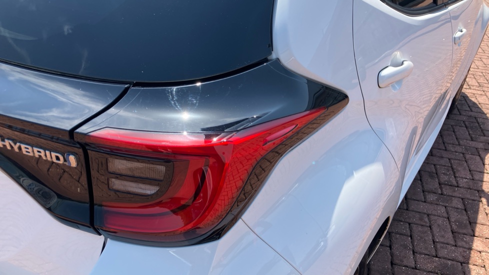 Toyota Yaris 1.5 Hybrid Design 5dr CVT Hybrid Hatchback - Image 21