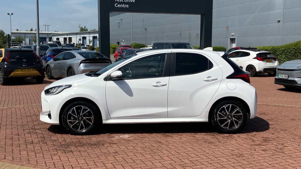 Toyota Yaris 1.5 Hybrid Design 5dr CVT Hybrid Hatchback - Image 24