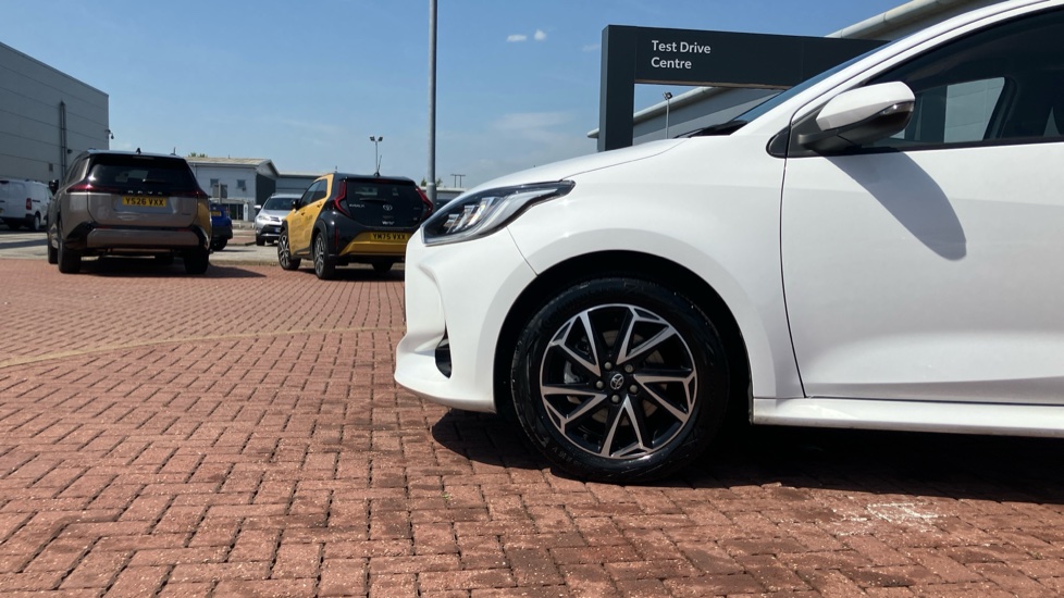 Toyota Yaris 1.5 Hybrid Design 5dr CVT Hybrid Hatchback - Image 25