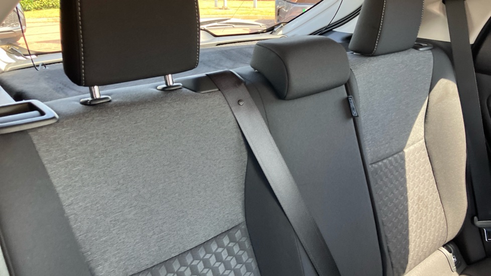 Toyota Yaris 1.5 Hybrid Design 5dr CVT Hybrid Hatchback - Image 35