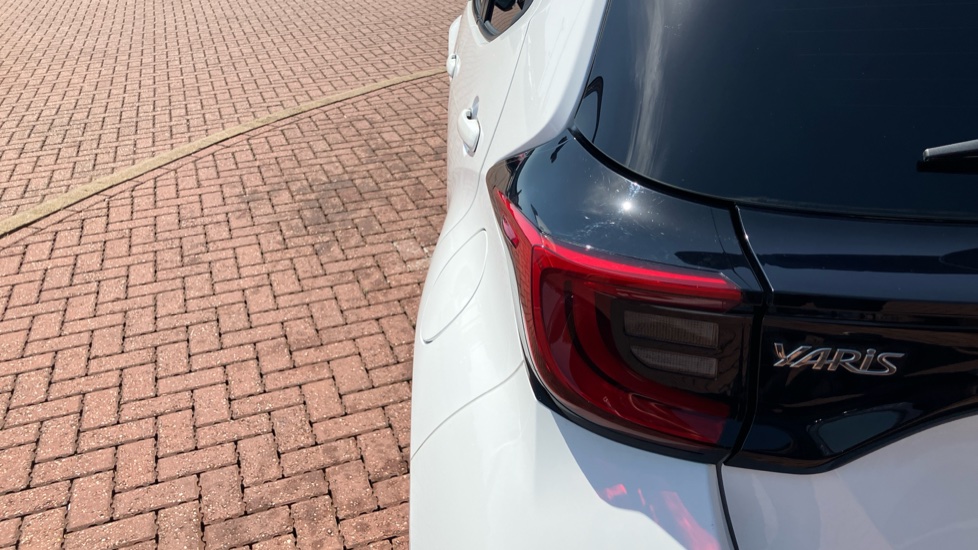Toyota Yaris 1.5 Hybrid Design 5dr CVT Hybrid Hatchback - Image 36