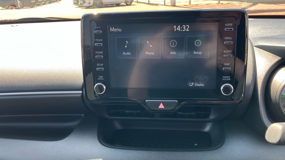 Toyota Yaris 1.5 Hybrid Design 5dr CVT Hybrid Hatchback - Image 40