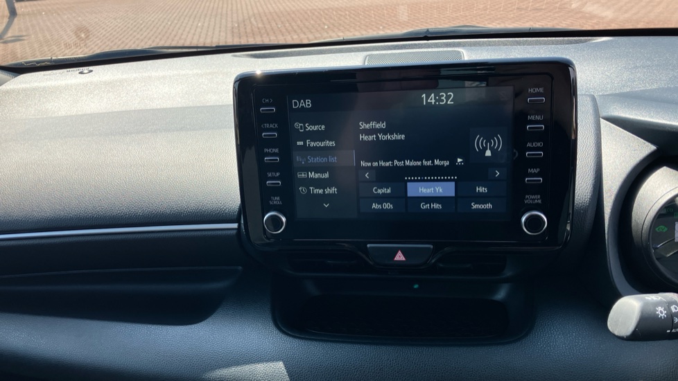 Toyota Yaris 1.5 Hybrid Design 5dr CVT Hybrid Hatchback - Image 41