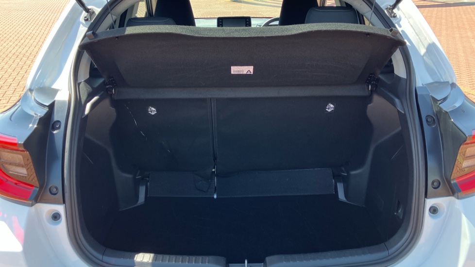 Toyota Yaris 1.5 Hybrid Design 5dr CVT Hybrid Hatchback - Image 48