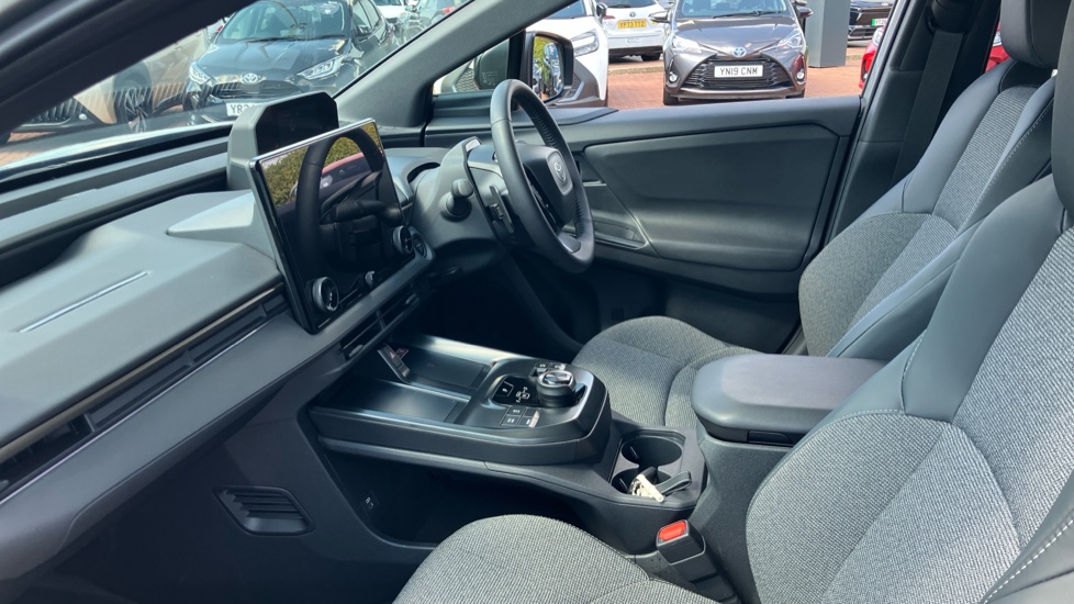 Toyota bZ4X 165kW Design 73kWh 5dr Auto Electric Hatchback - Image 5