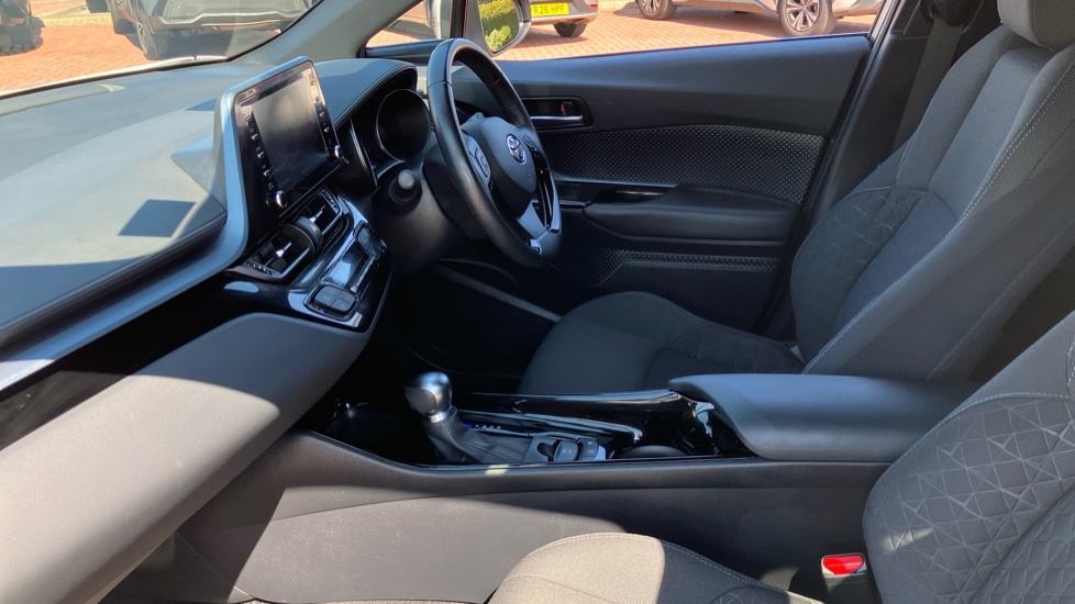 Toyota C-HR 1.8 Hybrid Design 5dr CVT Hybrid Hatchback - Image 5