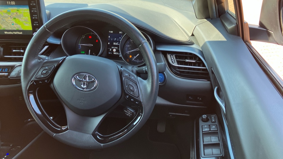 Toyota C-HR 1.8 Hybrid Design 5dr CVT Hybrid Hatchback - Image 10
