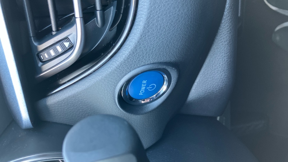 Toyota C-HR 1.8 Hybrid Design 5dr CVT Hybrid Hatchback - Image 16