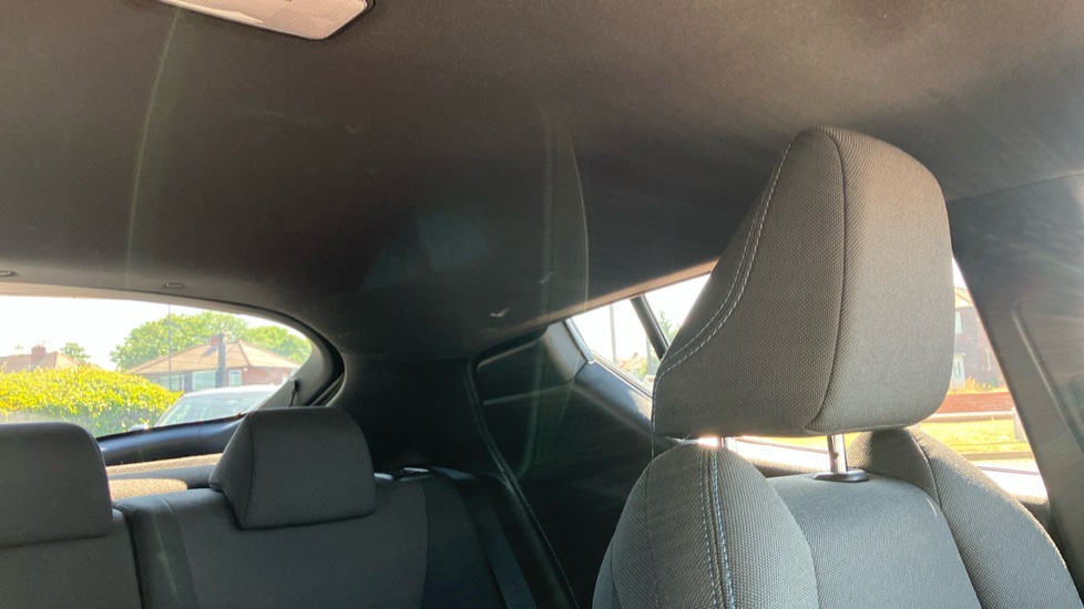 Toyota C-HR 1.8 Hybrid Design 5dr CVT Hybrid Hatchback - Image 19