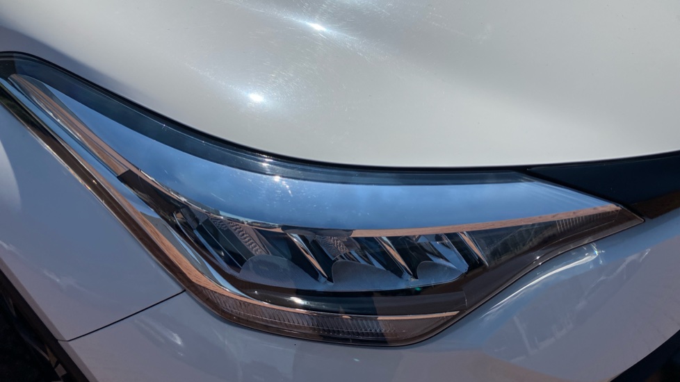 Toyota C-HR 1.8 Hybrid Design 5dr CVT Hybrid Hatchback - Image 20