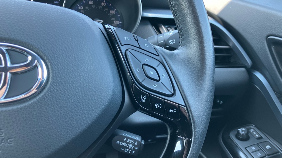Toyota C-HR 1.8 Hybrid Design 5dr CVT Hybrid Hatchback - Image 29