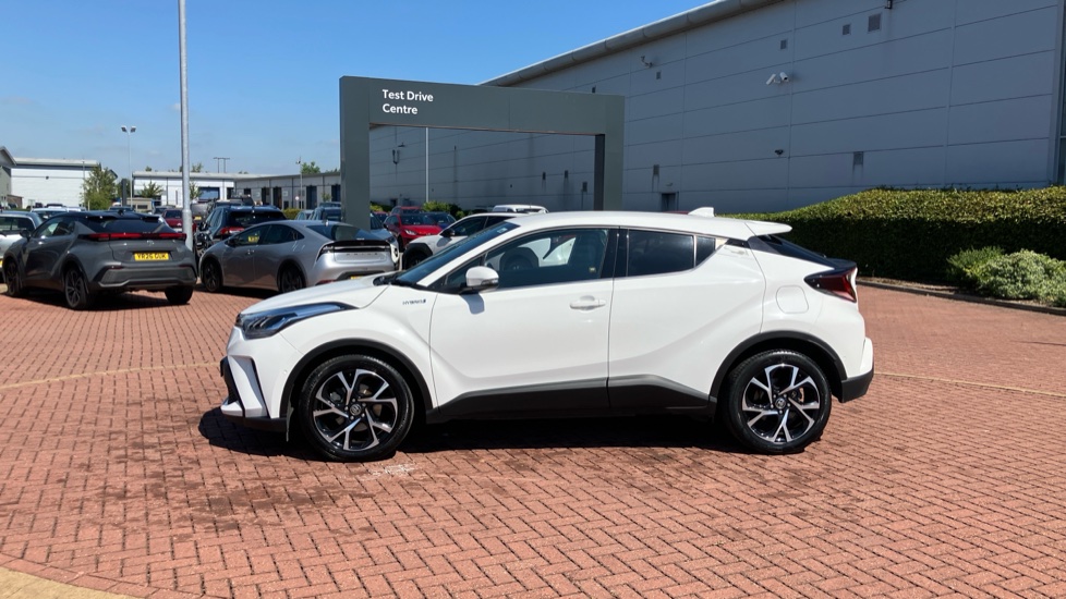 Toyota C-HR 1.8 Hybrid Design 5dr CVT Hybrid Hatchback - Image 43