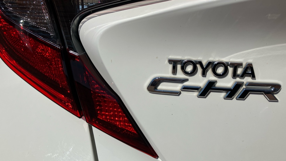 Toyota C-HR 1.8 Hybrid Design 5dr CVT Hybrid Hatchback - Image 48