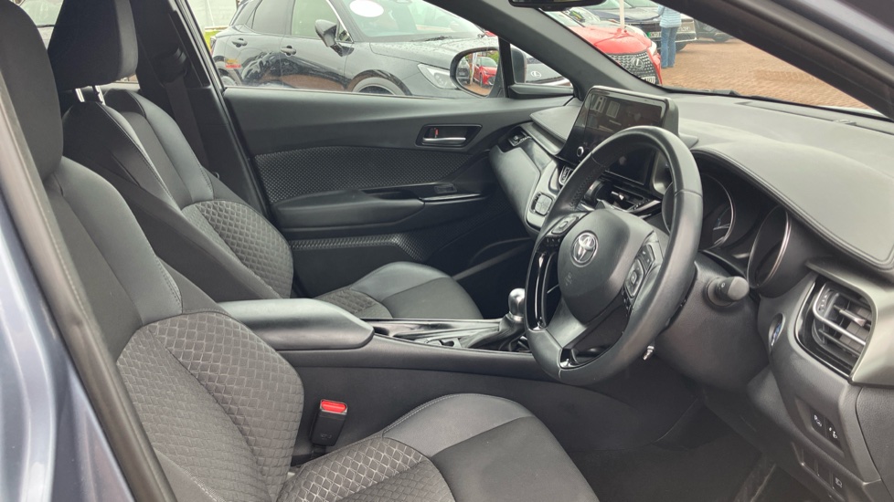 Toyota C-HR 1.8 Hybrid Design 5dr CVT Hybrid Hatchback - Image 5